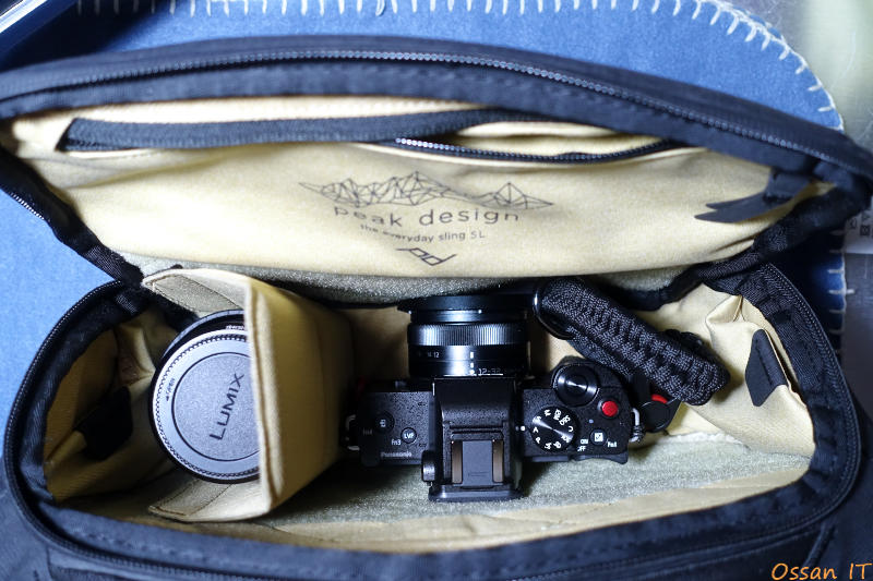 Peakdesignの旧型エブリデイスリング5Lに入れたところ、右側「G100D」+「LUMIX G VARIO 12-32mm F3.5-5.6 ASPH. MEGA O.I.S.」と左側「LUMIX G VARIO 45-150mm F4.0-5.6 ASPH. MEGA O.I.S.」を格納、スカスカだ