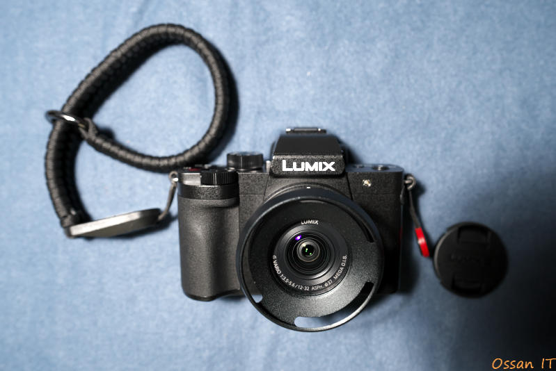 「G100D」+「LUMIX G VARIO 12-32mm F3.5-5.6 ASPH. MEGA O.I.S.」に装着した「F-Foto 37mm クラシックメタルレンズフード New ワイド タイプ (内ネジ有) NHW37B」というフード、ちょっとだけレンズの存在感が出た